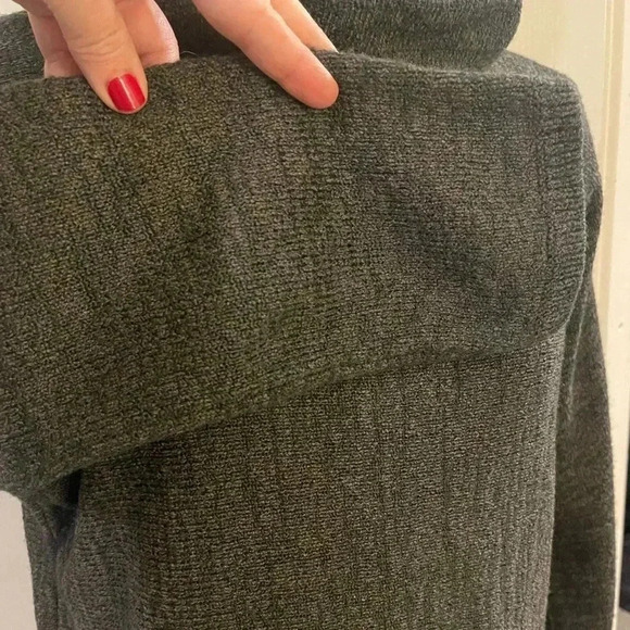 Soft Surroundings cowl neck tunic marled charcoal gray small patch pockets - Picture 10 of 12